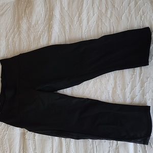 Lululemon black legging size 4